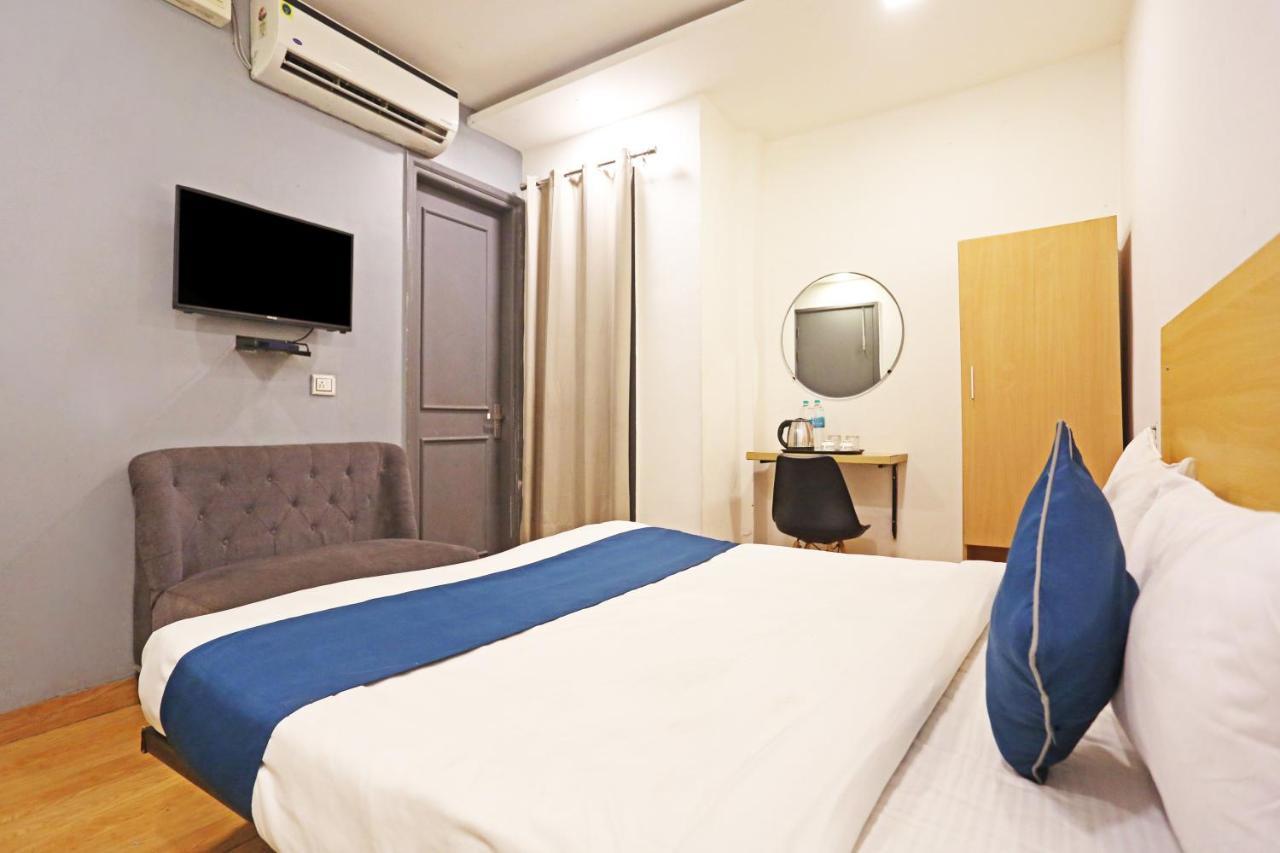 Hotel Raaso Inn Rohini Sec-16 By Arrow Delhi  Bagian luar foto