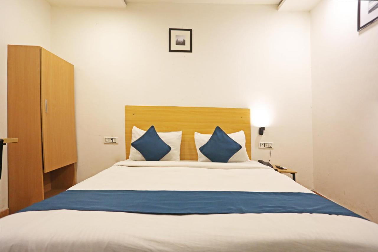 Hotel Raaso Inn Rohini Sec-16 By Arrow Delhi  Bagian luar foto