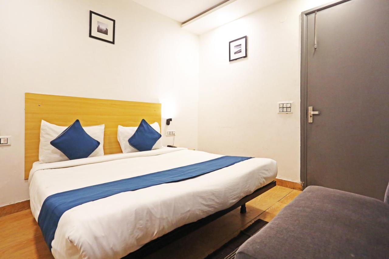 Hotel Raaso Inn Rohini Sec-16 By Arrow Delhi  Bagian luar foto