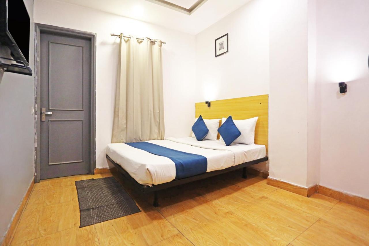 Hotel Raaso Inn Rohini Sec-16 By Arrow Delhi  Bagian luar foto