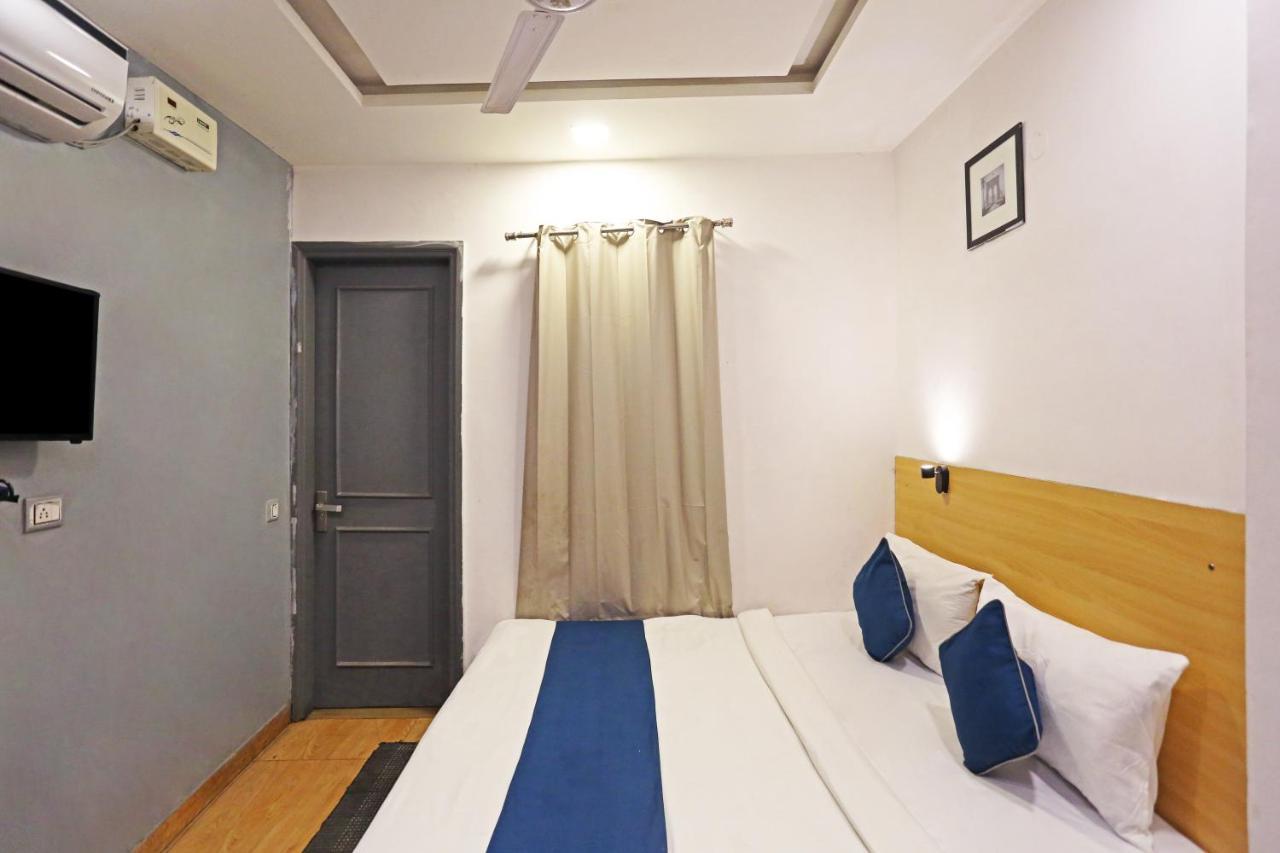 Hotel Raaso Inn Rohini Sec-16 By Arrow Delhi  Bagian luar foto