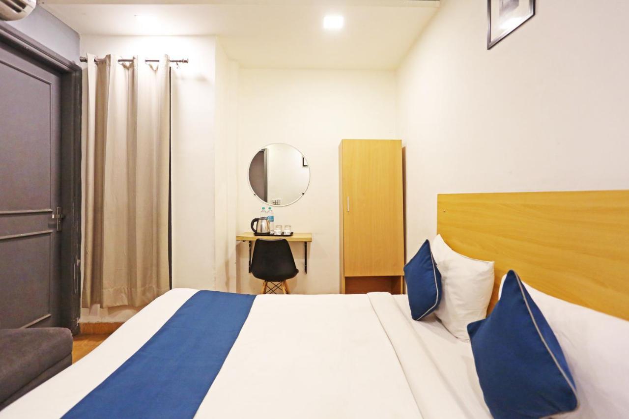 Hotel Raaso Inn Rohini Sec-16 By Arrow Delhi  Bagian luar foto